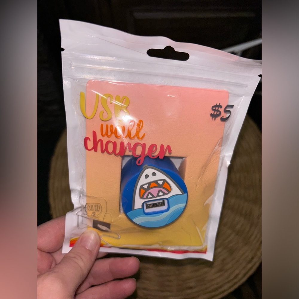 Shark mouth usb wall charger (NWT)